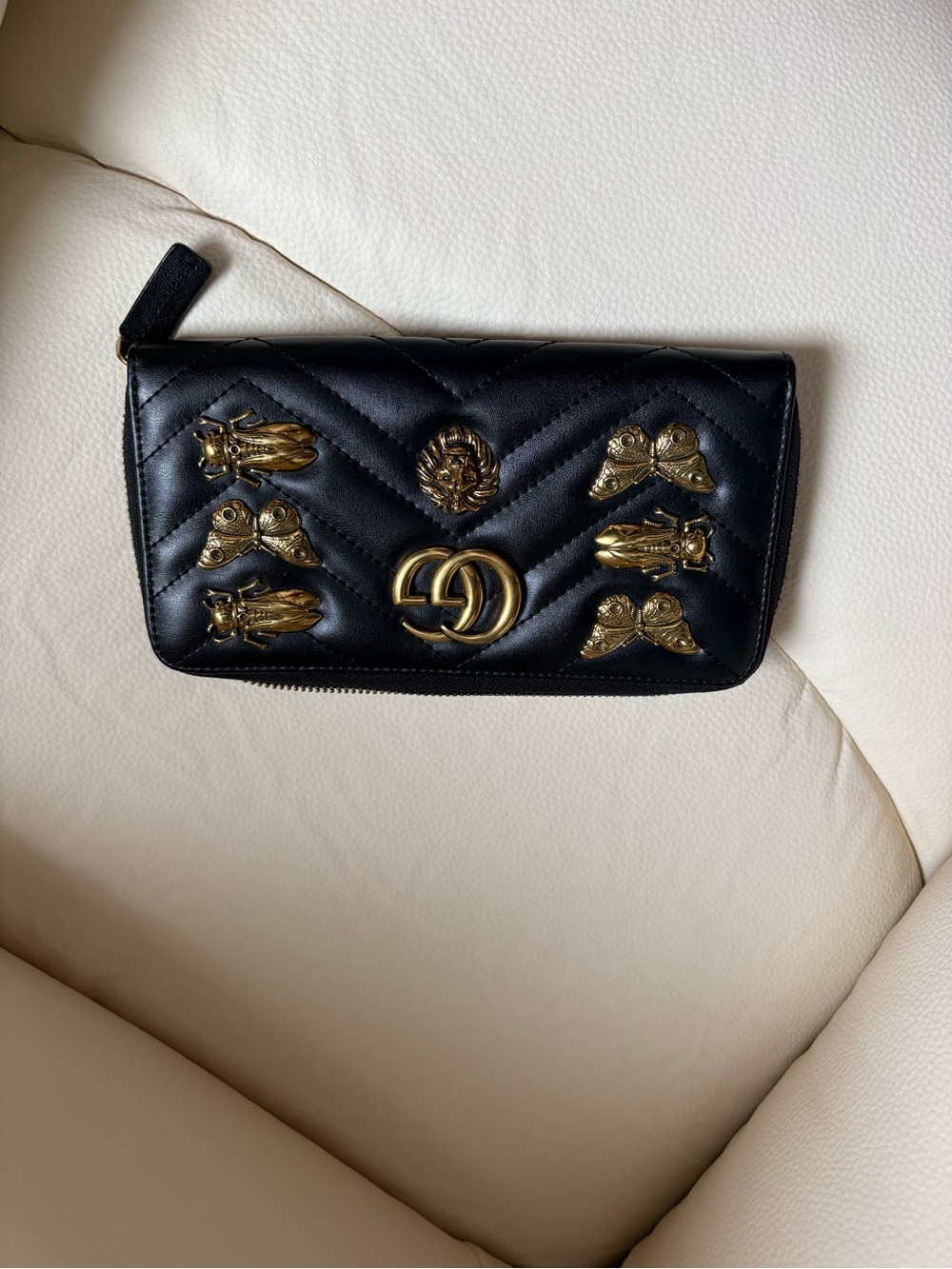 Gucci Black Matelassé Zip Wallet with Gold Bee & Double G Embellishments
